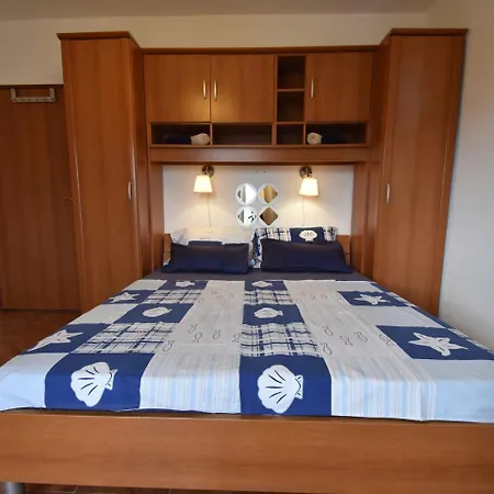 Spacious In With Garden Vodice