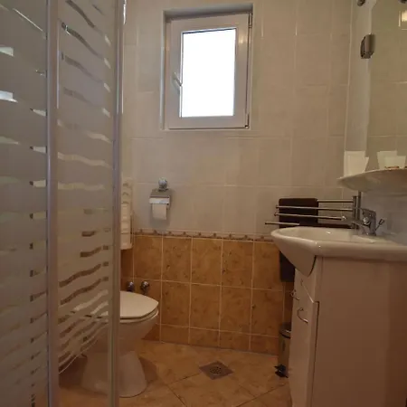 Appartement Spacious In With Garden *